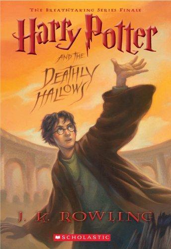 J.K. Rowling: Harry Potter and the Deathly Hallows (Paperback, 2009, Arthur A. Levine Books an imprint of Scholastic Inc.)